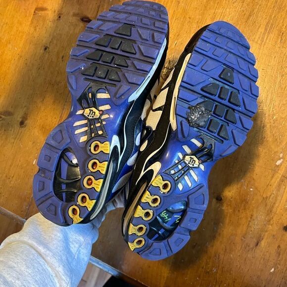 Nike Air Max Plus Persian Violet White Black DB0682-100 Men's - Picture 9 of 10